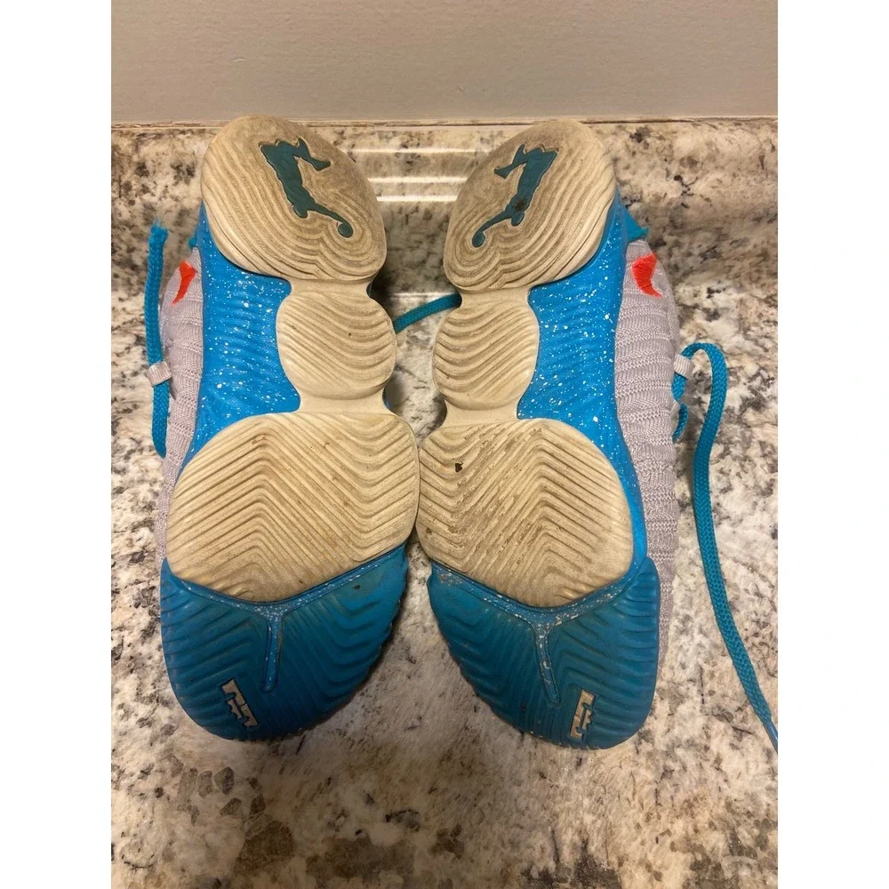 Nike Lebron XVI 16 GS South Beach Light Bone Tour AQ2467-076 Size 3Y Kids Youth